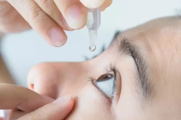 Những điều cần biết về thuốc nhỏ mắt cho người cận thị