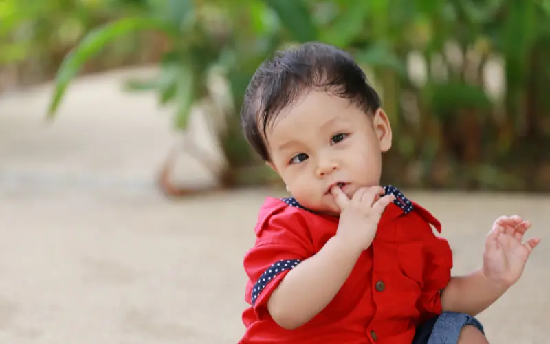 mắt có dấu hiệu lác