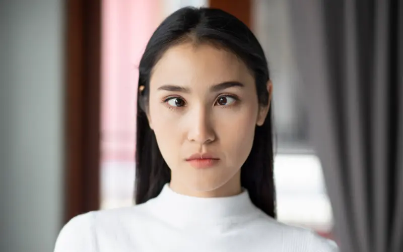 người lớn bị lác mắt