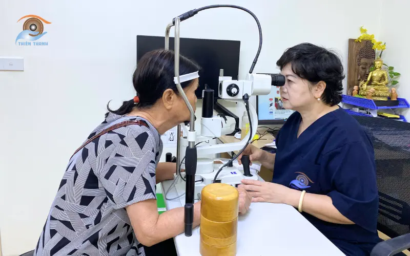 tái khám sau phẫu thuật đục bao sau