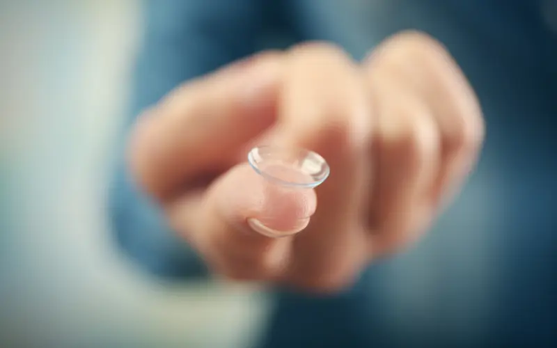 đeo lens mềm