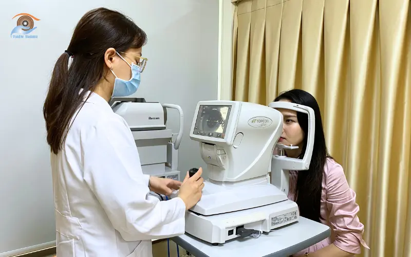 mắt có độ khúc xạ ổn định khi kiểm tra