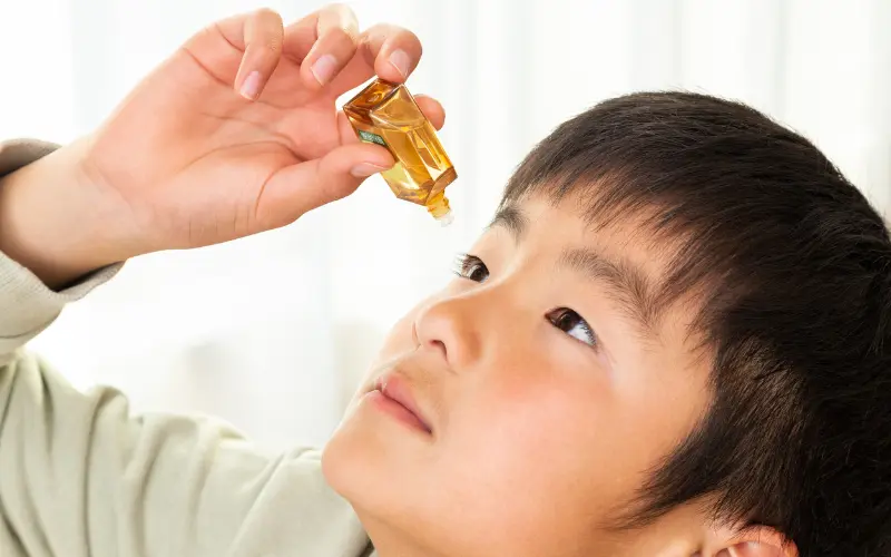 tra thuốc nhỏ mắt
