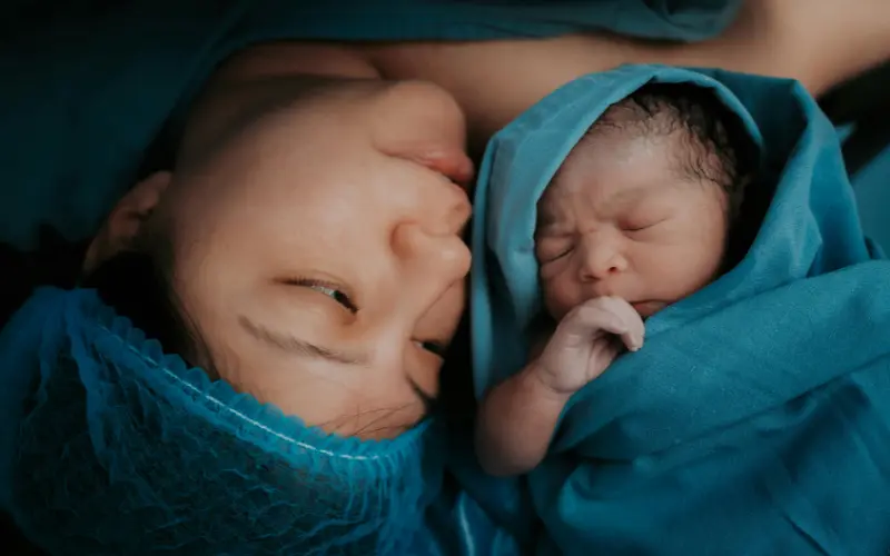 Giảm thị lực sau sinh: Nguyên nhân do đâu và khi nào cần đi khám bác sĩ?