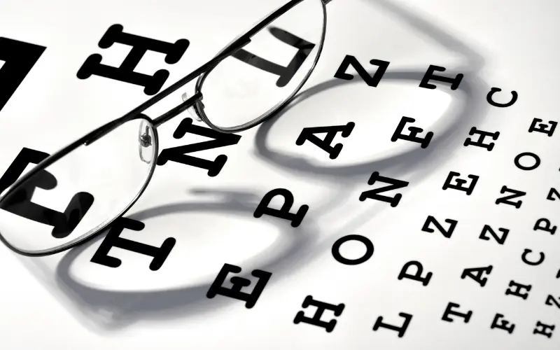 Mắt cận 4 độ có nặng không? Giải đáp và cách khắc phục hiệu quả