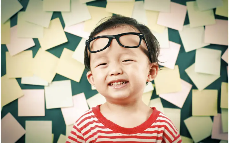 Mắt cận bẩm sinh: Dấu hiệu, nguyên nhân và cách điều trị
